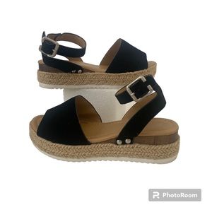 Soda Girls Open Toe Buckle Ankle Espadrille Platform Sandals Size 3.5